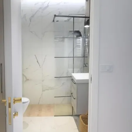 Bliska Wola Garaz Expo *