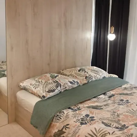 Bliska Wola Garaz Expo アパート