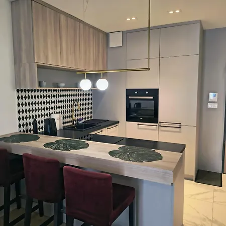 Bliska Wola Garaz Expo Apartment