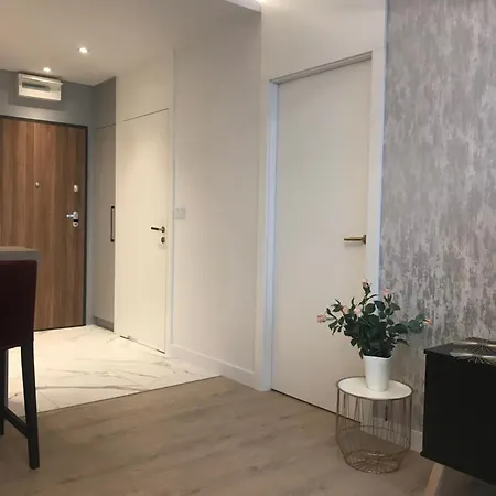 Bliska Wola Garaz Expo * Varşova